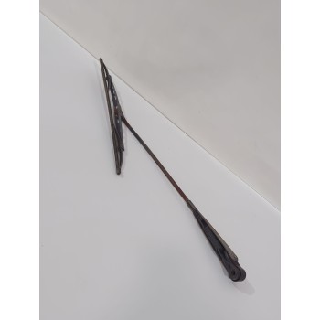 Recambio de brazo limpia delantero derecho para ford fiesta ii (fbd) 1.1 (fbd) referencia OEM IAM 84FG17526AAA  