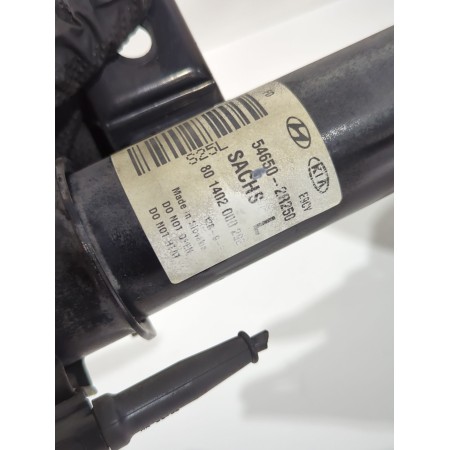 Recambio de amortiguador delantero izquierdo para hyundai i30 (fd) 1.4 referencia OEM IAM 546502R250  