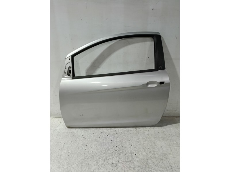 Recambio de puerta delantera izquierda para ford ka (ru8) 1.3 tdci referencia OEM IAM 1542365  