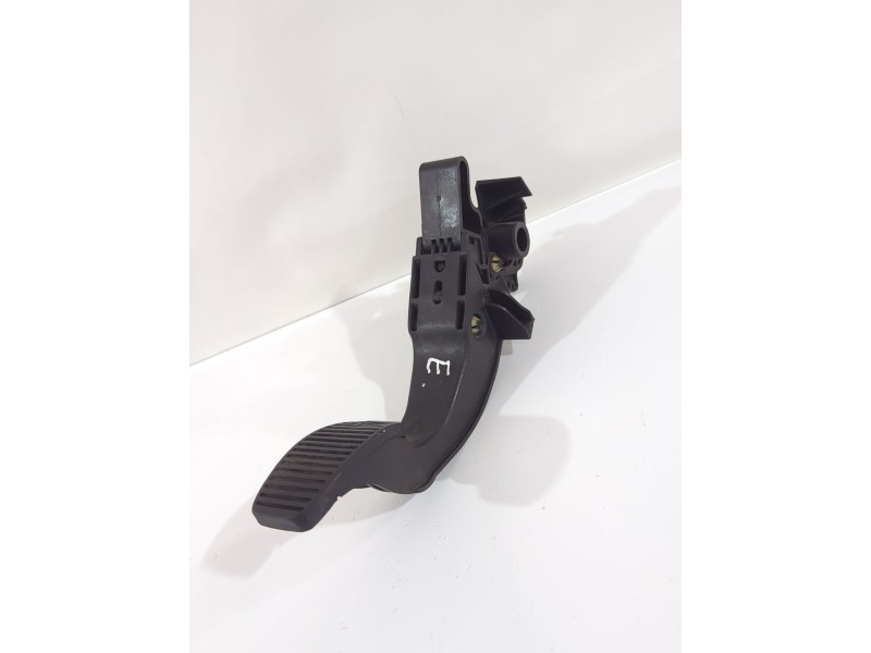 Recambio de pedal embrague para ford ka (ru8) 1.3 tdci referencia OEM IAM LS392611/C819  
