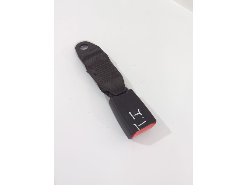 Recambio de enganche cinturon trasero izquierdo para ford ka (ru8) 1.3 tdci referencia OEM IAM 33033400  