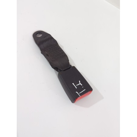 Recambio de enganche cinturon trasero izquierdo para ford ka (ru8) 1.3 tdci referencia OEM IAM 33033400  