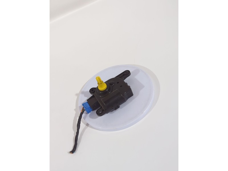 Recambio de motor apertura trampilla para hyundai i30 (fd) 1.4 referencia OEM IAM AA113000  