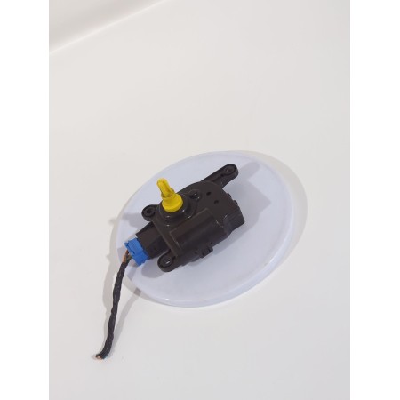 Recambio de motor apertura trampilla para hyundai i30 (fd) 1.4 referencia OEM IAM AA113000  