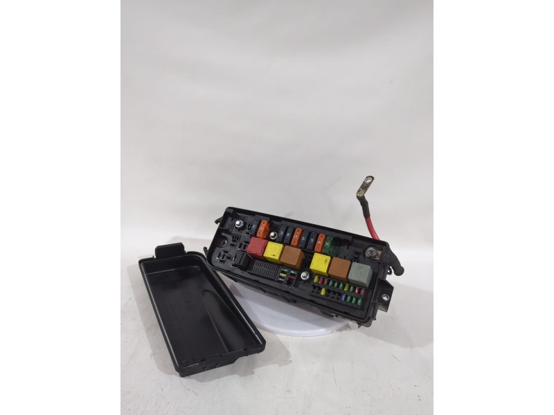 Recambio de caja reles / fusibles para opel vectra c (z02) 2.2 dti 16v (f69) referencia OEM IAM 519038004/13112918  