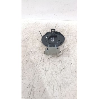 Recambio de tapa exterior combustible para toyota auris (_e15_) 1.6 (zre151_) referencia OEM IAM 7735002100  