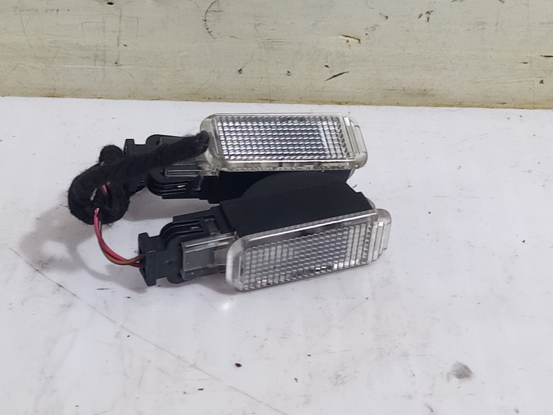 Recambio de luz interior para volkswagen passat berlina (3b3) advance referencia OEM IAM 3B0947415B  