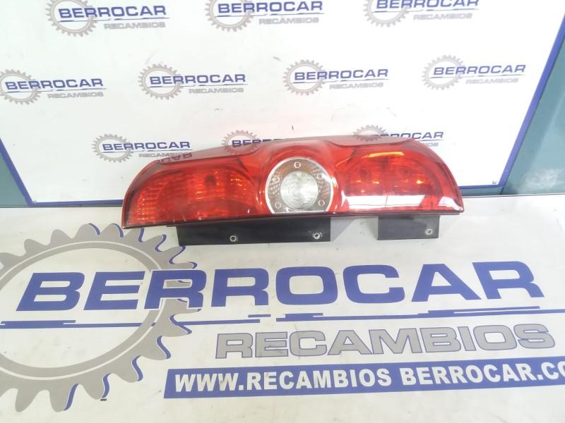 Recambio de piloto trasero derecho para fiat doblo cargo referencia OEM IAM 00518106730  
