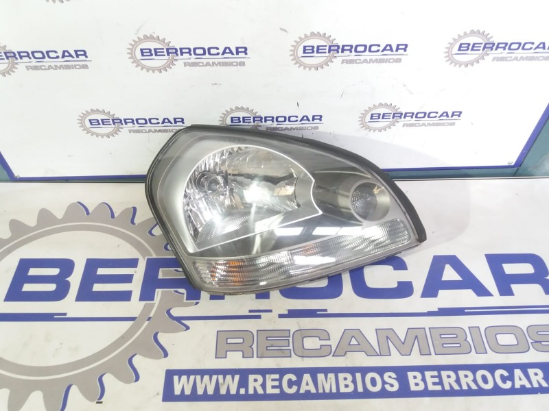 Recambio de faro derecho para hyundai tucson (jm) 2.0 cat referencia OEM IAM 921022EXXX  