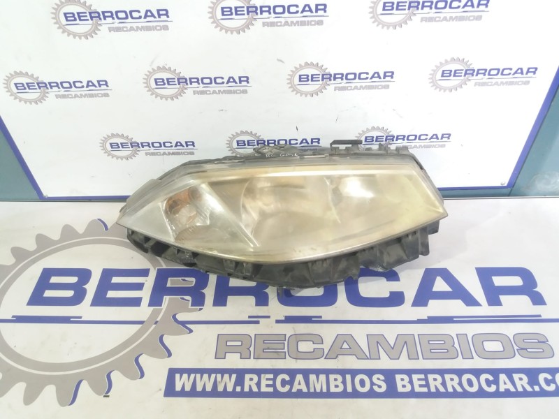 Recambio de faro derecho para renault megane ii classic berlina 1.5 dci diesel referencia OEM IAM 8200114674  