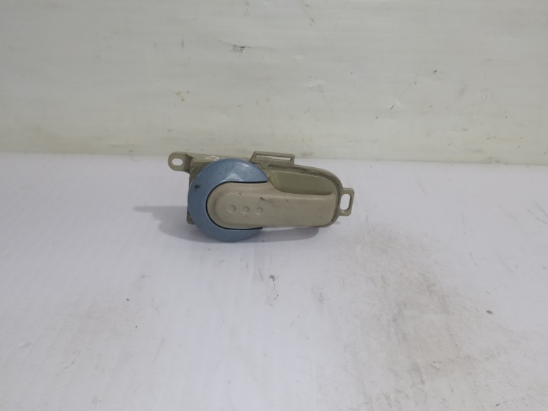 Recambio de maneta interior delantera derecha para nissan micra (k12e) acenta referencia OEM IAM 5010800154 / 5010800053  