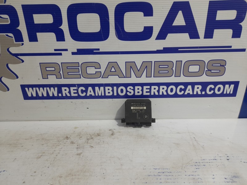 Recambio de centralita cierre para mercedes-benz clase c (w203) berlina referencia OEM IAM 2038206526  