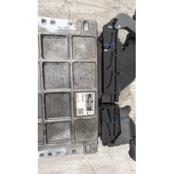 Recambio de centralita motor uce para toyota auris (_e15_) 1.6 (zre151_) referencia OEM IAM 8966102E71  