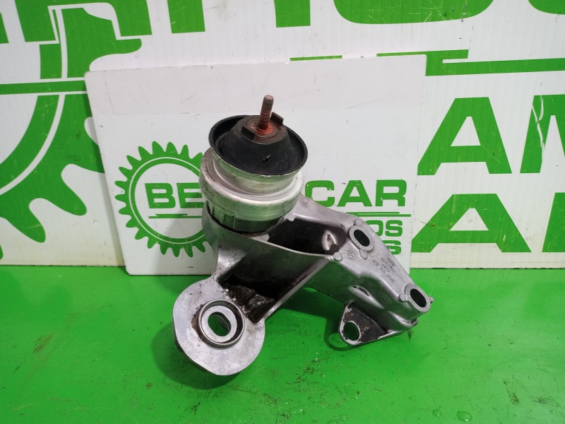 Recambio de soporte motor derecho para audi a6 berlina (4f2) 2.4 referencia OEM IAM 4F0199352E  