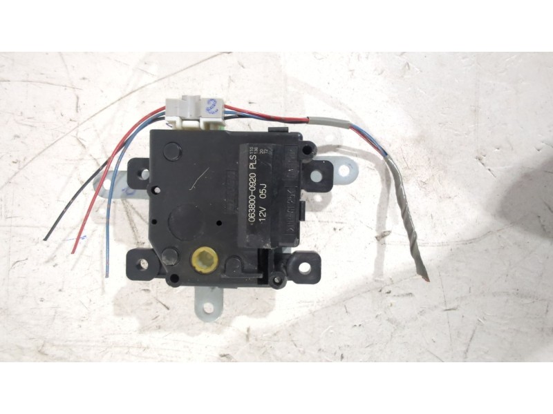 Recambio de motor apertura trampillas para toyota auris (_e15_) 1.6 (zre151_) referencia OEM IAM 0638000920  