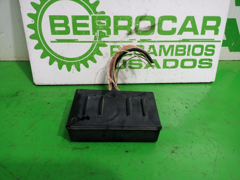 Recambio de caja reles / fusibles para peugeot 407 2.0 16v cat referencia OEM IAM 9632229480  