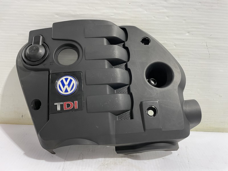 Recambio de cubierta motor para volkswagen passat berlina (3b3) advance referencia OEM IAM 038103925DG  