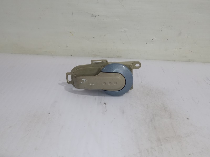 Recambio de maneta interior trasera izquierda para nissan micra (k12e) acenta referencia OEM IAM 5010800154 / 5010800053  