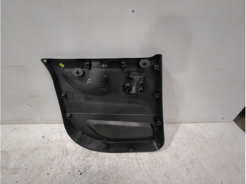 Recambio de guarnecido puerta trasera derecha para peugeot rifter 1.5 bluehdi 100 referencia OEM IAM 9818041677  