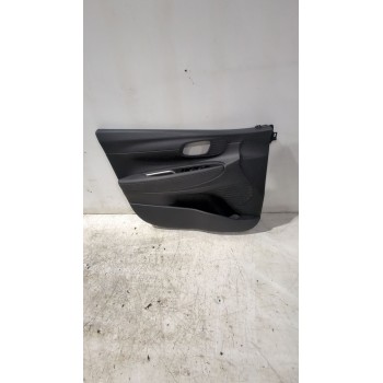 GUARNECIDO PUERTA DELANTERA IZQUIERDA 82312Q0000 