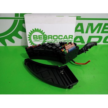 CAJA RELES / FUSIBLES 2R8T14A067 