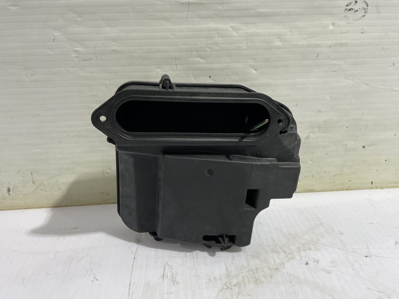 Recambio de caja reles / fusibles para volkswagen passat berlina (3b3) advance referencia OEM IAM 8D1907355B  