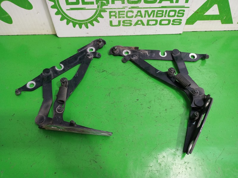Recambio de bisagras maletro para audi a6 berlina (4f2) 2.4 referencia OEM IAM 4F5827302A  