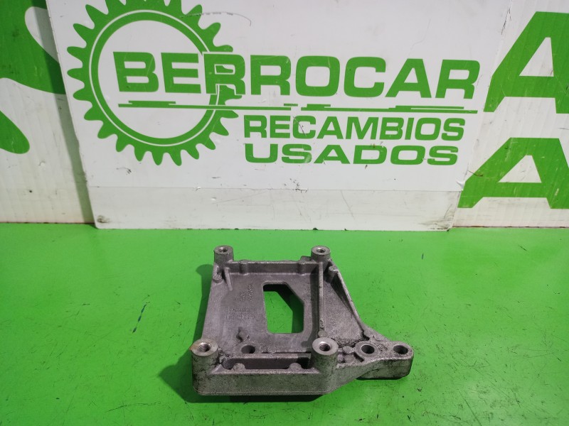 Recambio de soporte compresor aire acondicionado para fiat 500 cabrio (150) lounge referencia OEM IAM 73501350  