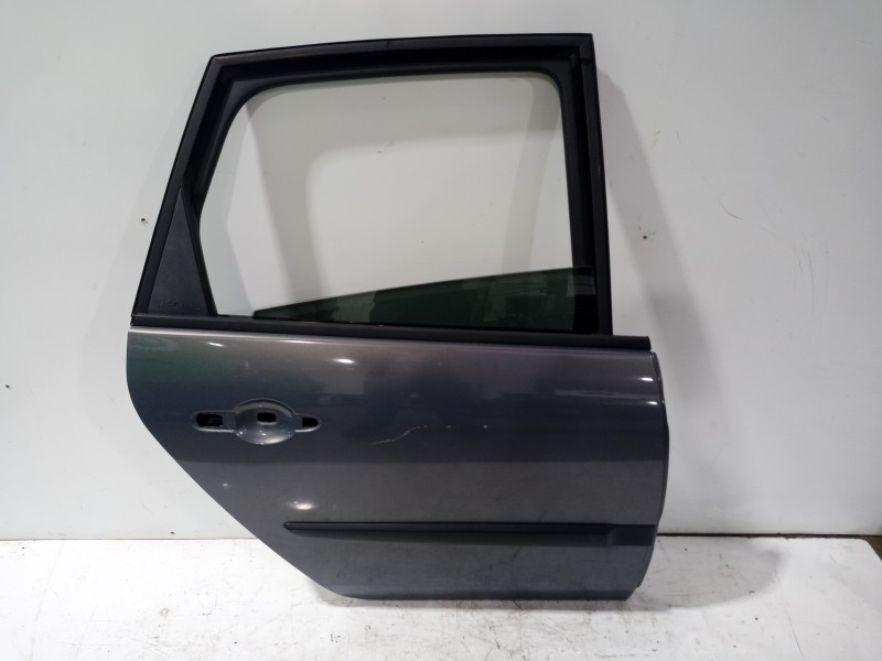 Recambio de puerta trasera derecha para renault scenic ii authentique referencia OEM IAM 821005158R  