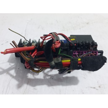 Recambio de caja reles / fusibles para volkswagen passat berlina (3b3) advance referencia OEM IAM 8L0941822A  