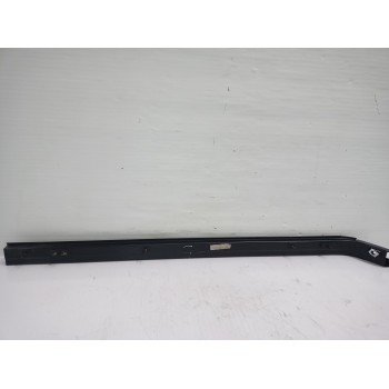 Recambio de riel de puerta corredera para renault trafic furgón l1h1 2,7t referencia OEM IAM 7700312377  
