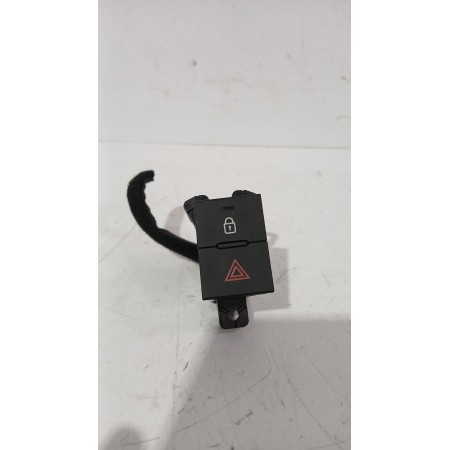 Recambio de warning para hyundai i20 iii (bc3, bi3) 1.0 t-gdi referencia OEM IAM 93790Q0000  