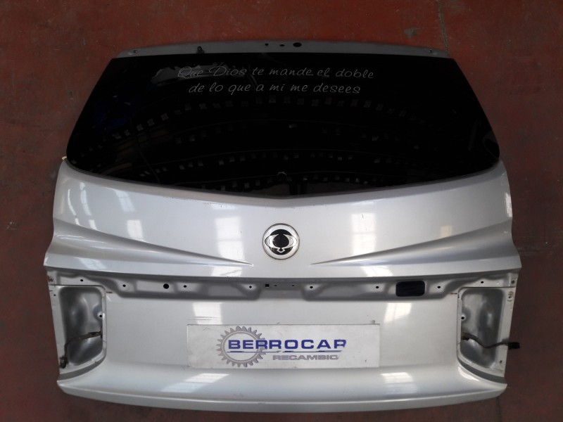 Recambio de porton trasero para ssangyong kyron 2.0 referencia OEM IAM (CRISTAL DE REGALO)  