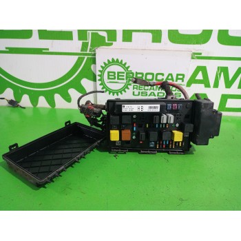 Recambio de caja reles / fusibles para opel zafira b cosmo referencia OEM IAM 13206754  