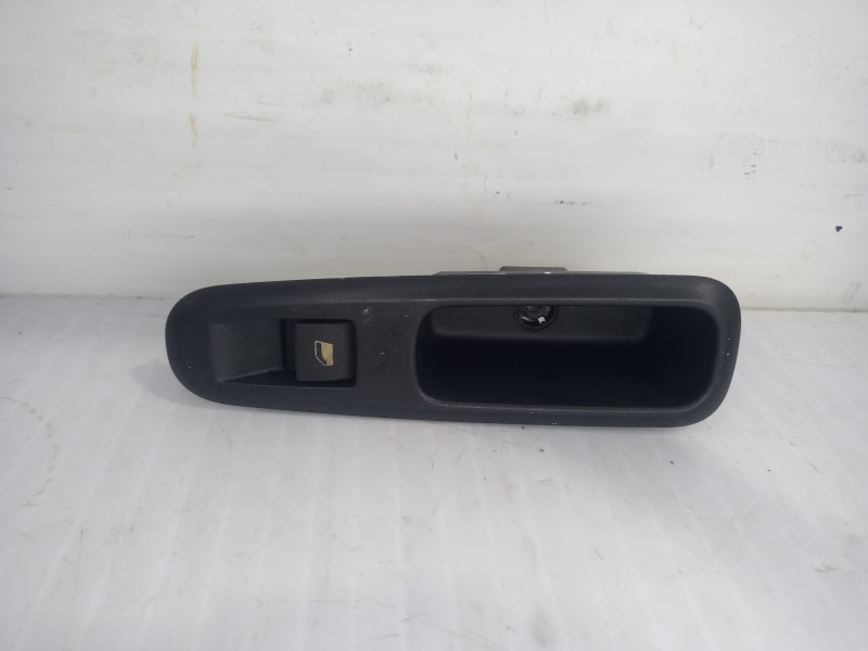 Recambio de mando elevalunas trasero derecho para peugeot 3008 style referencia OEM IAM 96759764ZD  