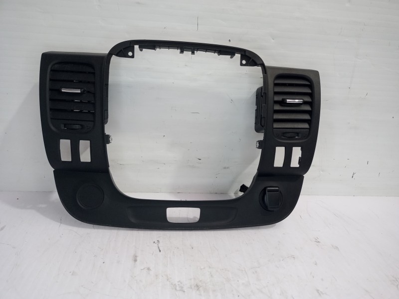 Recambio de rejilla aireadora para renault trafic furgón l1h1 2,7t referencia OEM IAM 682607479R  