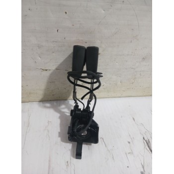 Recambio de enganche cinturon trasero izquierdo para peugeot rifter 1.5 bluehdi 100 referencia OEM IAM 193050450  