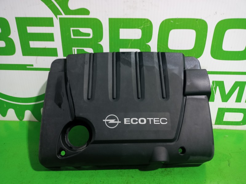 Recambio de cubierta motor para opel zafira b cosmo referencia OEM IAM 315829598  