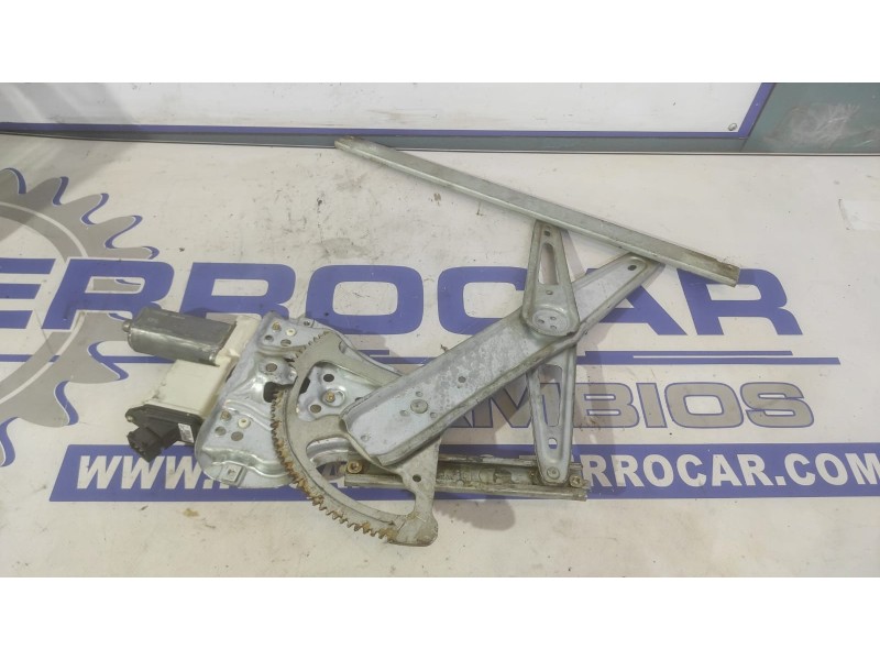 Recambio de elevalunas delantero izquierdo para toyota avensis berlina (t25) 1.8 16v cat referencia OEM IAM 0130822031  