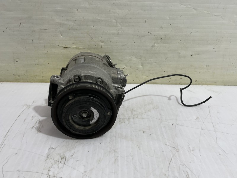 Recambio de compresor aire acondicionado para volkswagen passat berlina (3b3) advance referencia OEM IAM 8D0260808  