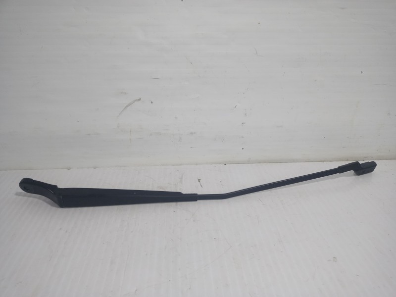 Recambio de brazo limpia delantero izquierdo para peugeot 3008 style referencia OEM IAM 9672059480  