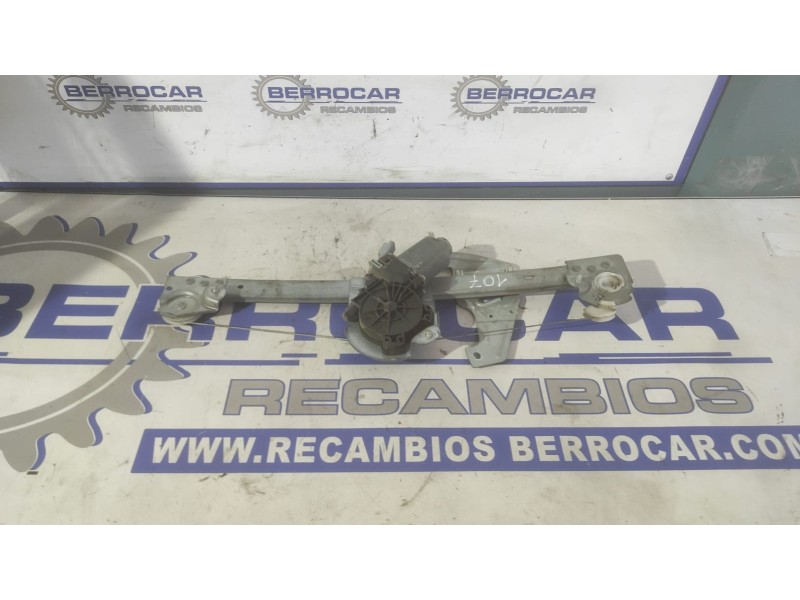 Recambio de elevalunas delantero derecho para peugeot 107 1.0 cat (384f) referencia OEM IAM 400842B  