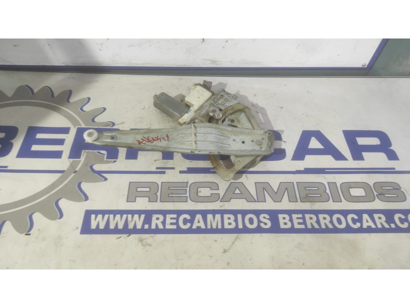 Recambio de elevalunas trasero izquierdo para toyota avensis berlina (t25) 1.8 16v cat referencia OEM IAM 0130822032  