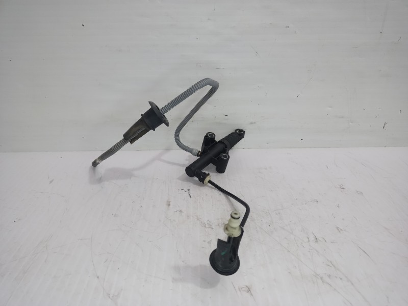 Recambio de bombin embrague para renault trafic furgón l1h1 2,7t referencia OEM IAM 306105360R  