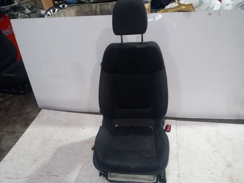 Recambio de asiento delantero derecho para peugeot 3008 style referencia OEM IAM 8906YZ  