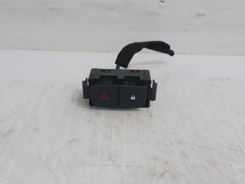 Recambio de warning para renault trafic furgón l1h1 2,7t referencia OEM IAM 252100622RA  