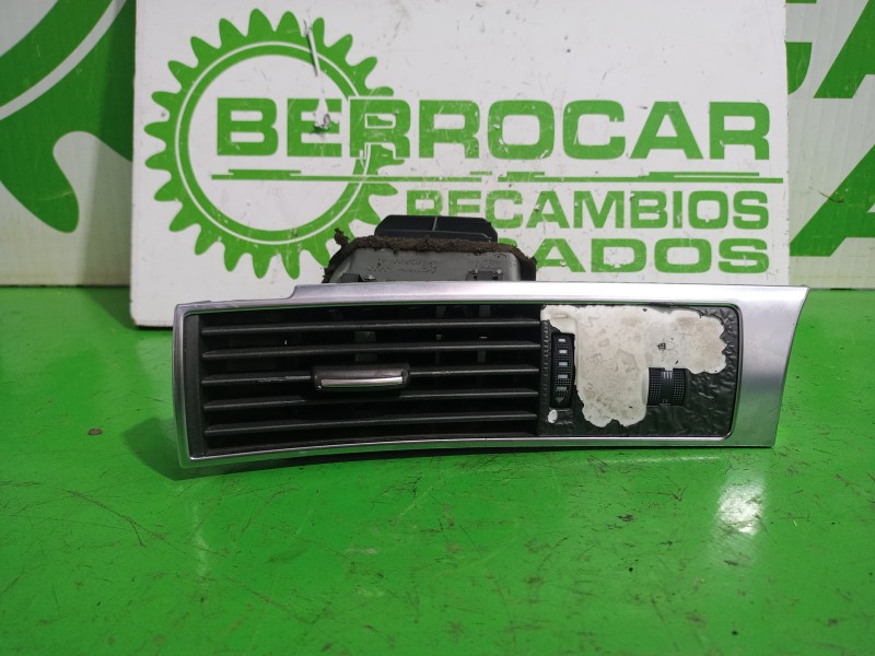 Recambio de rejilla aireadora para audi a6 berlina (4f2) 2.4 referencia OEM IAM 4F1820901A  