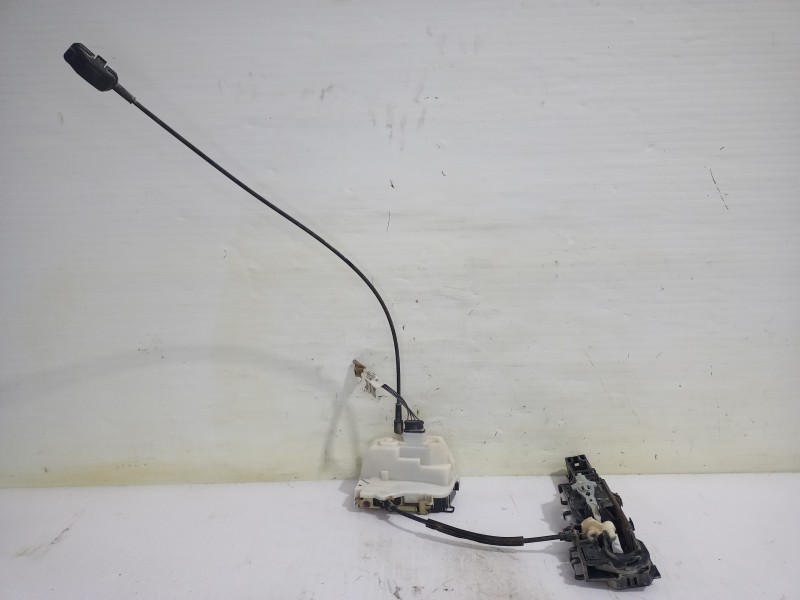 Recambio de cerradura puerta trasera izquierda para renault scenic ii authentique referencia OEM IAM 8200119330  