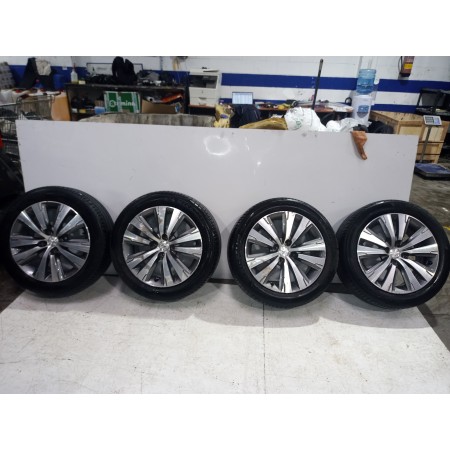 Recambio de juego llantas para peugeot 3008 style referencia OEM IAM 9802462377  