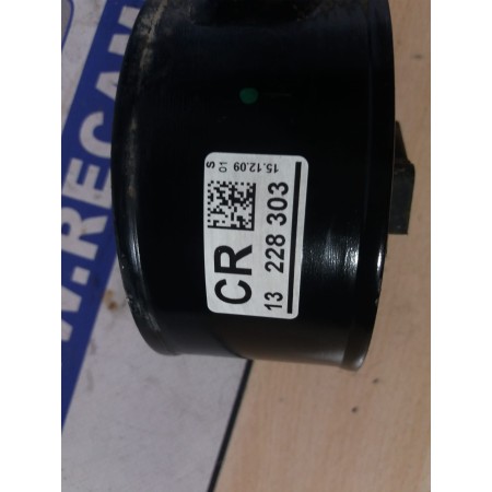 Recambio de soporte motor trasero para opel insignia berlina 2.0 16v cdti referencia OEM IAM 13228303  